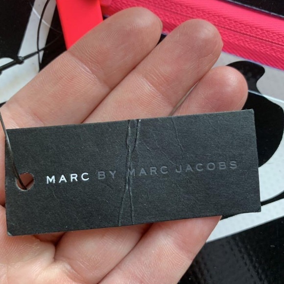 MARC JACOBS IPAD Bunny Hop case - Picture 3 of 7